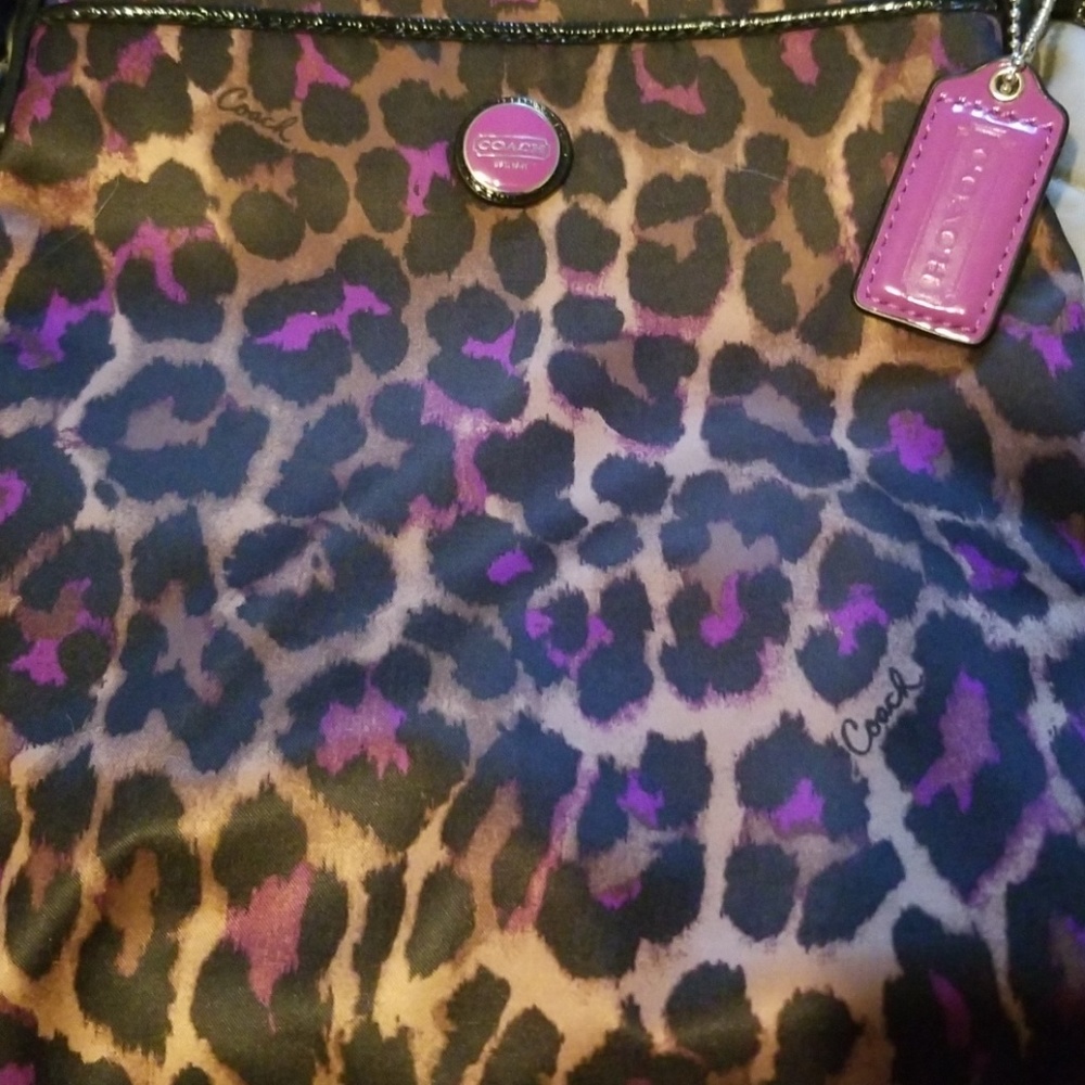 *Knock off* Small Coach cross body.